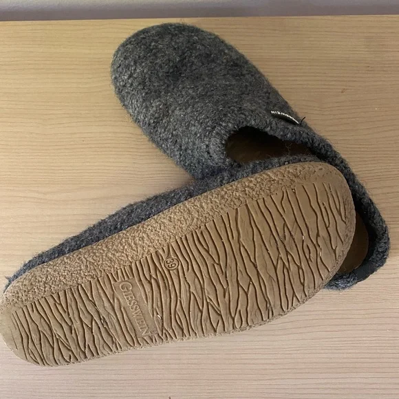 Giesswein Wool Felt Slippers - Picture 3 of 3